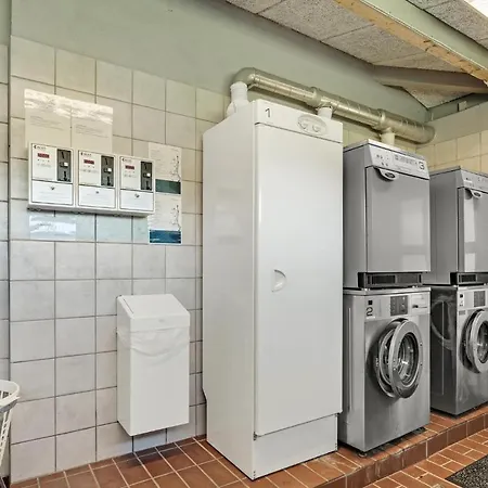1 Bedroom In Nyaraló Hampen